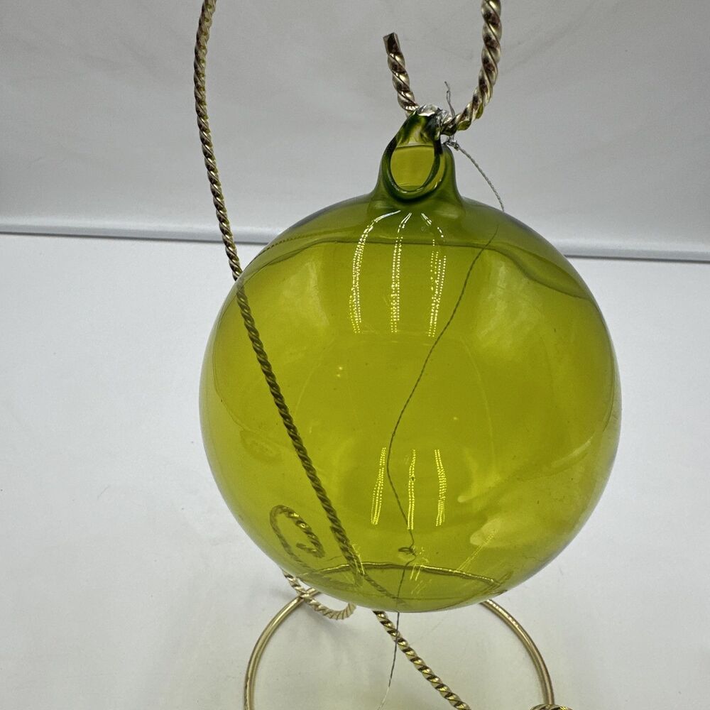 Vtg  Hand Blown Art Glass Christmas Tree Ball Bulb Ornament 4” Green